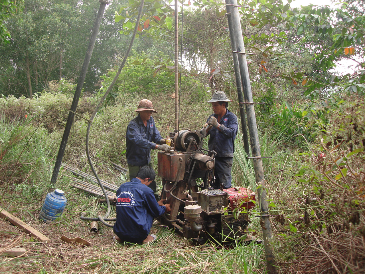 Nha o xa hoi - An Phu Tay