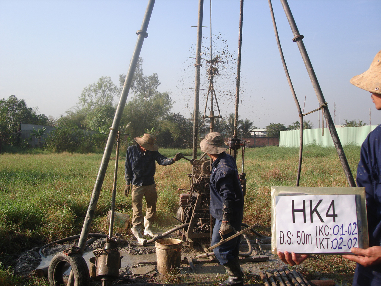 Nha o xa hoi - An Phu Tay