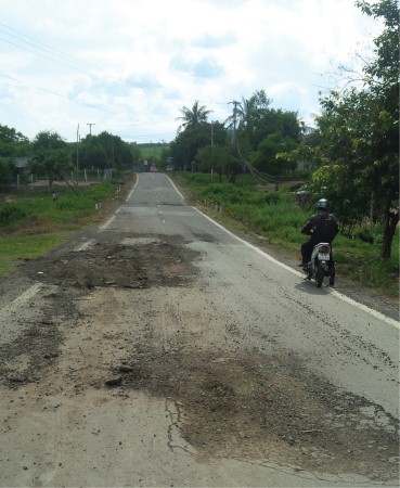 Sập cầu tại rạch cầu sa